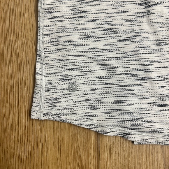 Lululemon Razerback Tank - Picture 4 of 4